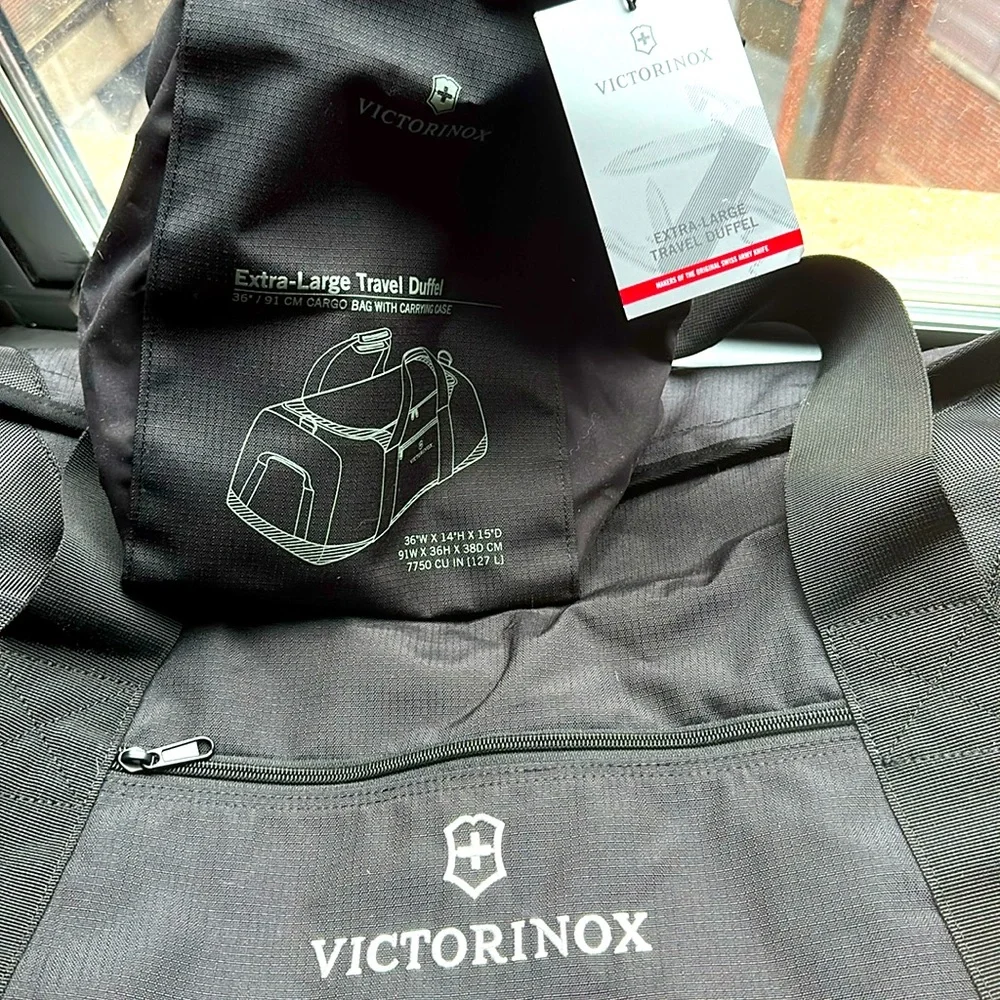 Victorinox Extra-Large 36” Travel Duffel Bag / Noir 31 1756 01